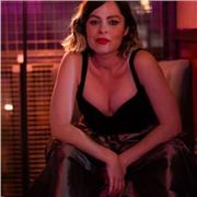 Profesora de música especializada en canto, composición y desarrollo artístico